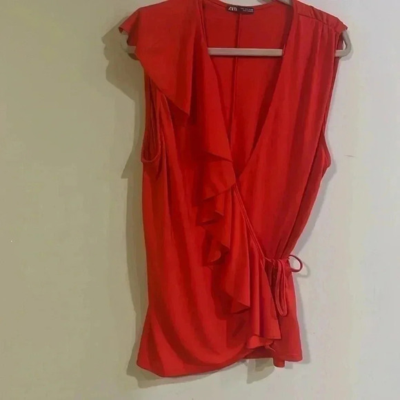 [L]Zara Red Sleeveless wrap top with ruffle  Trim-NWOT - Picture 2 of 5